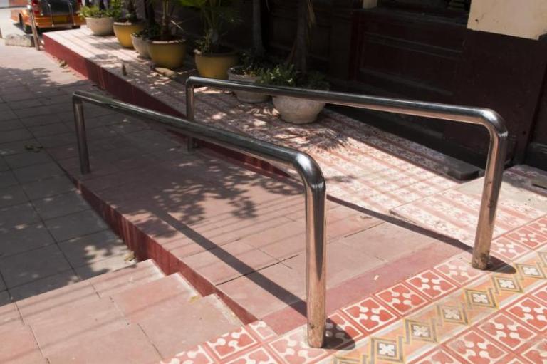 Carrelage extérieur à Verny, comment l'entretenir toute l'année ?